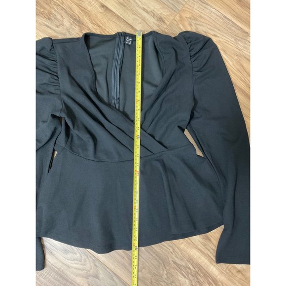 Women's Greathe Black Wrap Top Size: Large - Picture 9 of 12